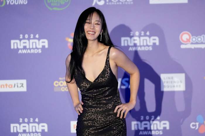 Bibi brengt tweedejaars album 'Eve: Romance' met Philosophical Edge uit