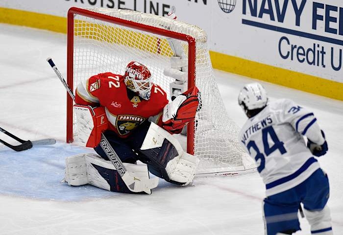 Bobrovsky stopt 23 schoten, Panthers Top Maple Leafs 2-0 in Game 4 To Banden-serie