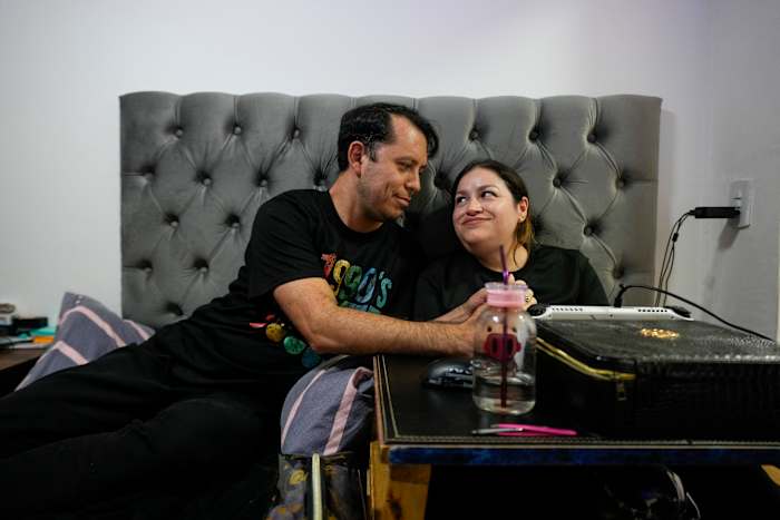 Chileense vrouw met gespierde dystrofie wordt het gezicht van het debat van euthanasie als wetsvormen in de senaat