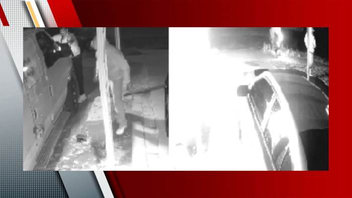 Crime Stoppers zoekt tips in North Side brandstichting, inclusief persoon die leek te vluchten terwijl ze in brand schieten