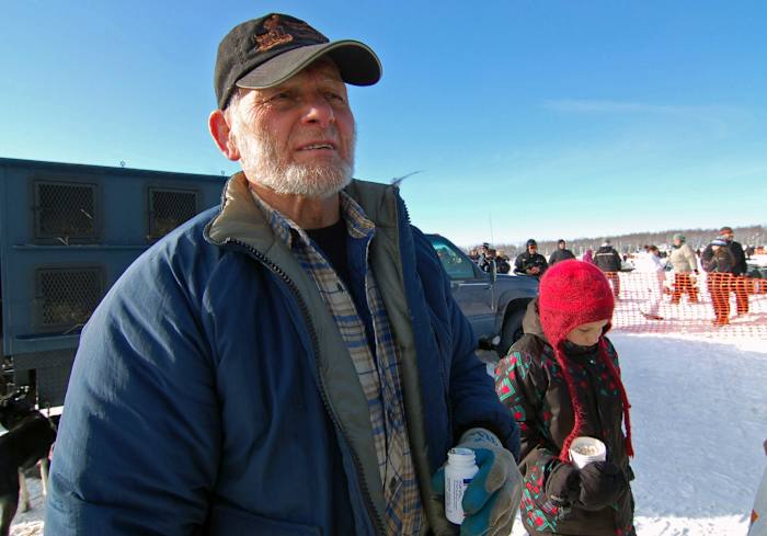 Dan Seafey, Patriarch van Alaska Mushing Family die in de eerste Iditarod racete, sterft
