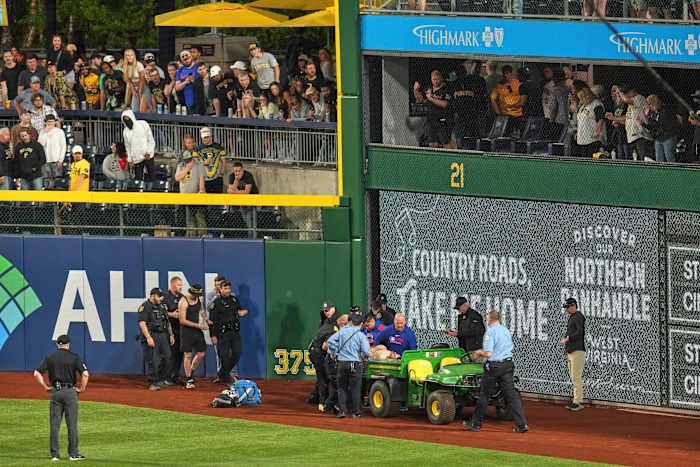 De 20-jarige man die bij een Pirates-spel op het waarschuwingsbaan viel, is wakker