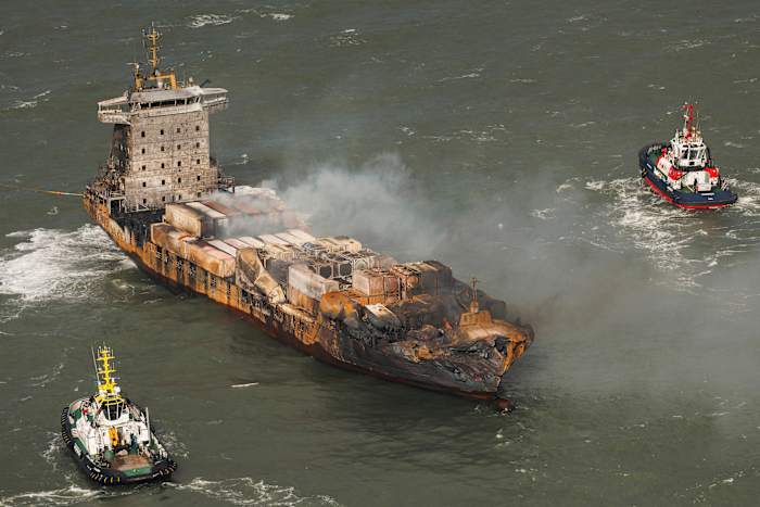 De Russische kapitein ontkent doodslag in de noordzee -botsing terwijl hij wordt geconfronteerd met het Britse proces