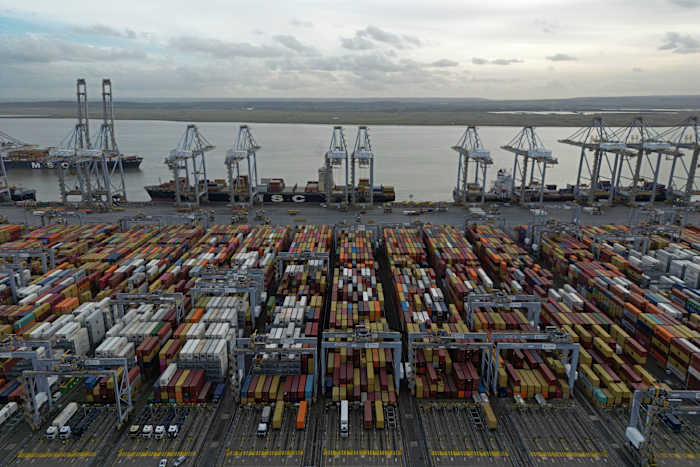 De VS en het VK zouden naar verwachting een handelsovereenkomst aangekondigd zijn waarvan Trump zegt dat ze hun relatie zullen bevestigen