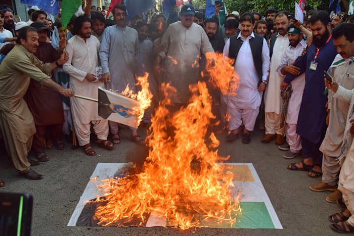 De beste diplomaat van Iran is in Pakistan om te bemiddelen in escalatie met India over dodelijke Kashmir -aanval