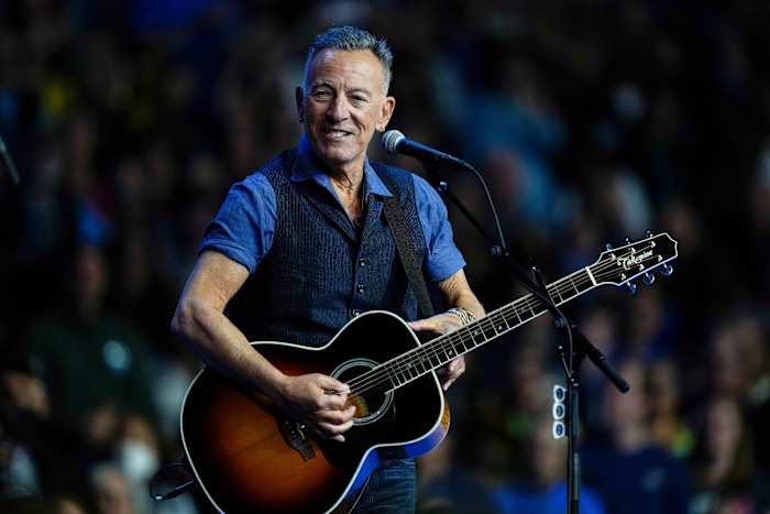 De lyrische kijk op Amerika van Bruce Springsteen omvat al lang de politiek - nog meer naarmate hij ouder wordt