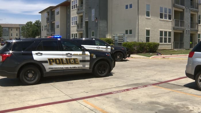 De man die kritisch gewond raakte na het fotograferen op het appartementencomplex van West Side, zegt SAPD