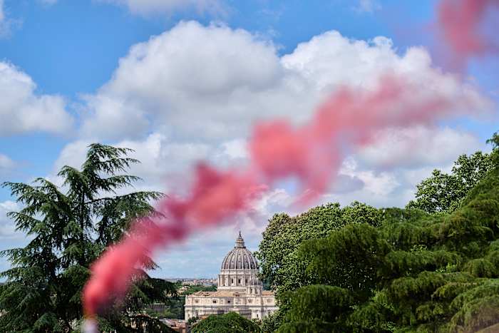 Degenen die met paus Leo XIV hebben gewerkt, zijn optimistisch dat hij de rol van vrouwen zal verheffen - met limieten