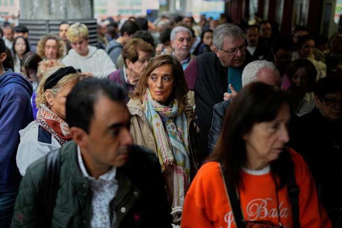 Diefstal van koperen kabel in Spanje vertraagt ​​duizenden high-speed rail passagiers