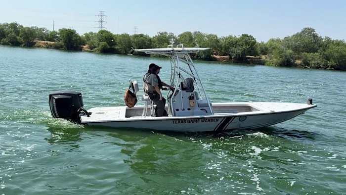 Drijvend en uit de gevangenis blijven: Texas Game Wardens bespreken de veiligheid van de schipper voorafgaand aan Memorial Day Weekend