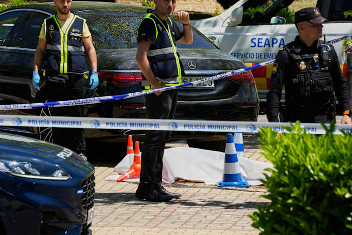 Een adviseur van een ex-Oekraïense president wordt gedood in de buurt van een Amerikaanse school in Spanje, zeggen ambtenaren