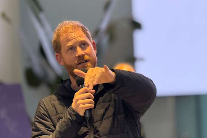 Een tijdlijn van evenementen in Prince Harry's onrustige relatie met de koninklijke familie