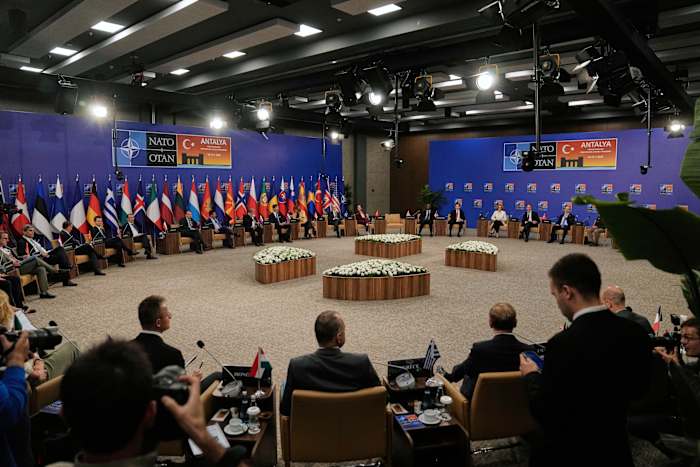 Estland waarschuwt dat Rusland militair geweld kan gebruiken om zijn schaduwtankvloot te verdedigen