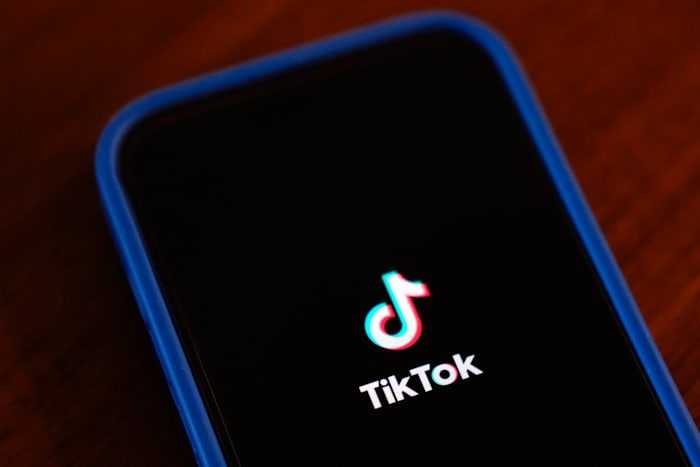 Europese Unie beschuldigt Tiktok van het overtreden van digitale regels met gebrek aan transparantie op advertenties