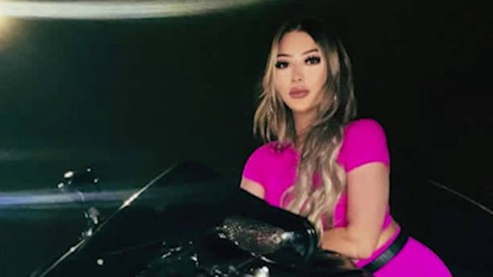 Familie rouwt moeder van twee gedood bij meerdere voertuigen crash op de westkant