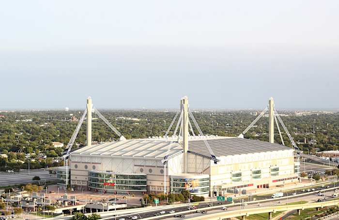 Fans reageren op Alamodome's $ 60 prijskaartje voor parkeren bij Post Malone, Jelly Roll Concert