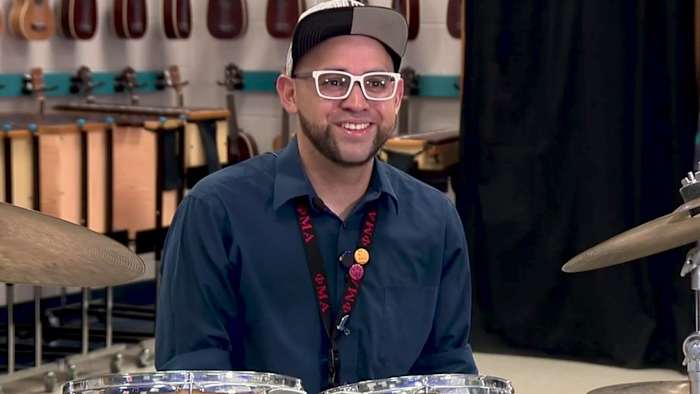 HEB Award eert de muzikale impact van Roan Forest Elementary School Teacher