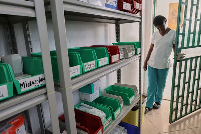 Haïtianen met hiv tarten stigma terwijl ze publiekelijk USAID bezuinigingen aan de kaak stellen en dalende medicatie