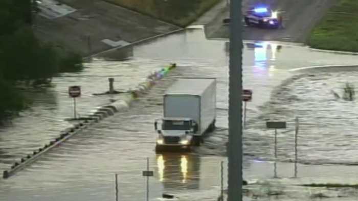 High-water redding meldde langs Highway 90 aan de westkant; Toegang tot wegen gesloten in Leon Creek