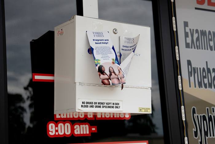 Houston Bridwife beschuldigd van illegale abortussen Appeals Clinic Sluitingen