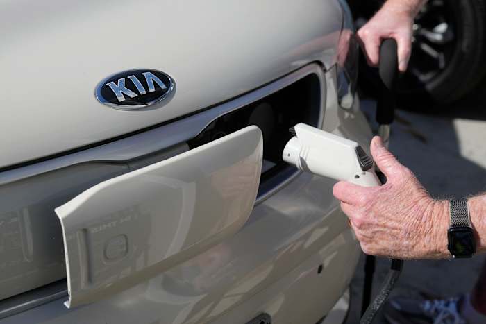 Huisrepublikeinen richten zich op belastingkredieten voor schone energie en vervuilingsregels in het budgetvoorstel