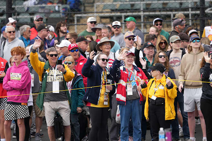 Indianapolis 500 fans verdubbelen met gesplitste loyaliteit aan Pacers, racedag tradities