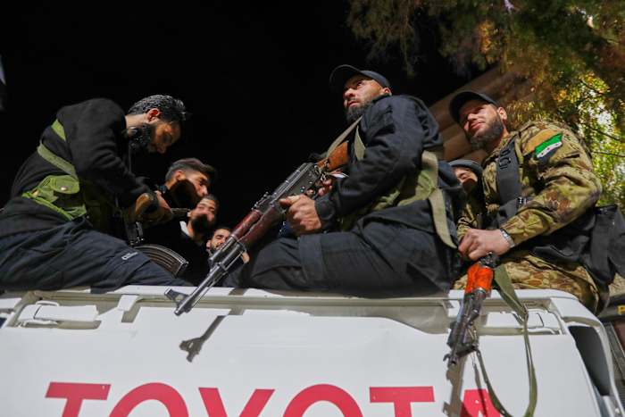 Israëlische militaire stakingen in de buurt van het presidentiële paleis van Syrië na waarschuwing voor sektarische aanvallen