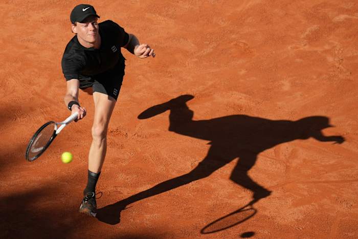 Jannik Sinner overwint 'Big Drop' in niveau in de 2e wedstrijd terug van het dopingverbod bij Italian Open