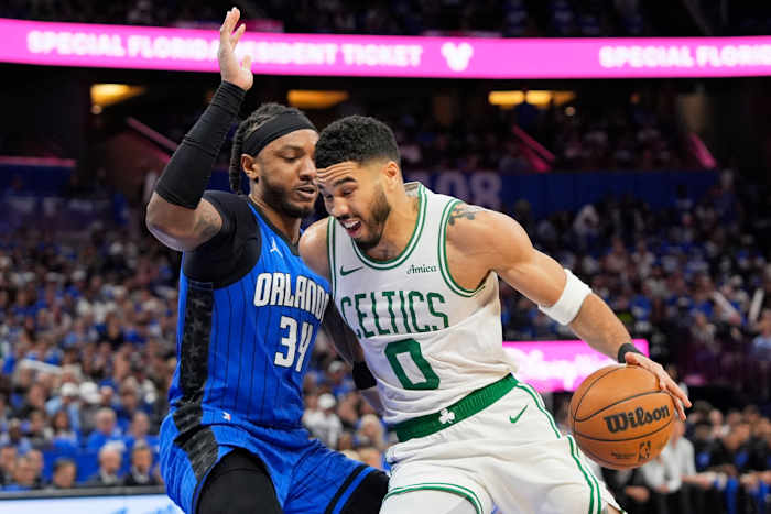 Jayson Tatum keert terug van polsblessure met 36 punten, maar Celtics verliezen van magie in game 3