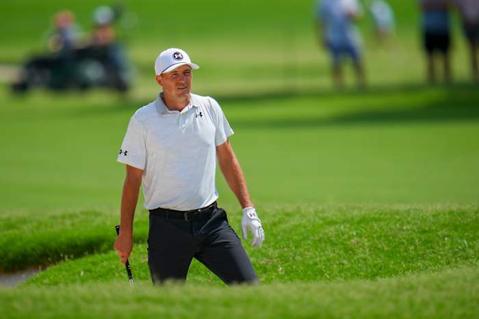 Jordan Spieth negeert Caddy's slimme advies en maakt Birdie van Rough op Memorial