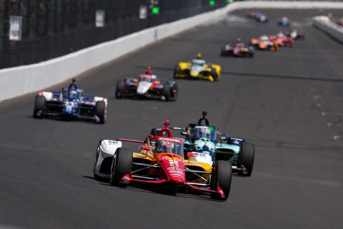 Josef Newgarden snelst in laatste Indy 500 -praktijk. Takuma Sato en andere kanshebbers hebben problemen