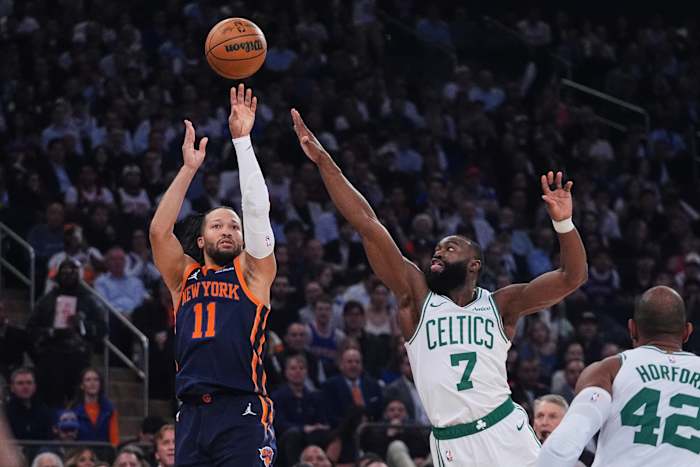 Knicks nemen een 3-1 voorsprong op de Celtics met een overwinning van 121-113, omdat Tatum in laatste minuten gewond is geraakt