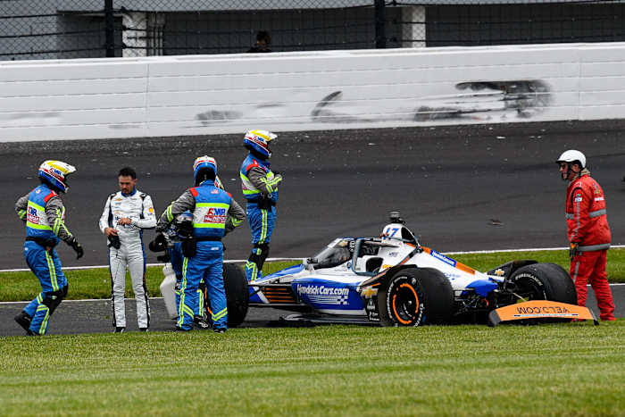 Kyle Larson crasht opnieuw op Coca-Cola 600 en eindigt teleurstellende dag in poging om 'The Double' te rennen