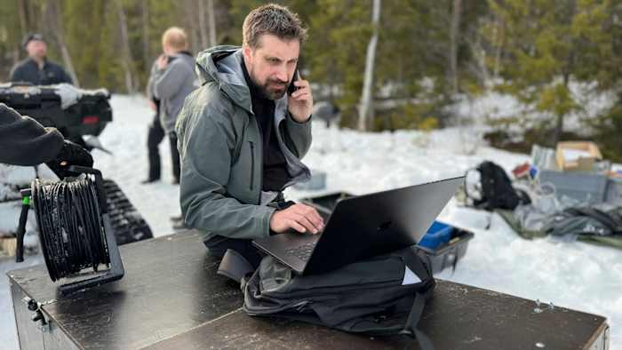 Livestream van eland migrerend naar zomerweiden met miljoenen haakjes uiteinden