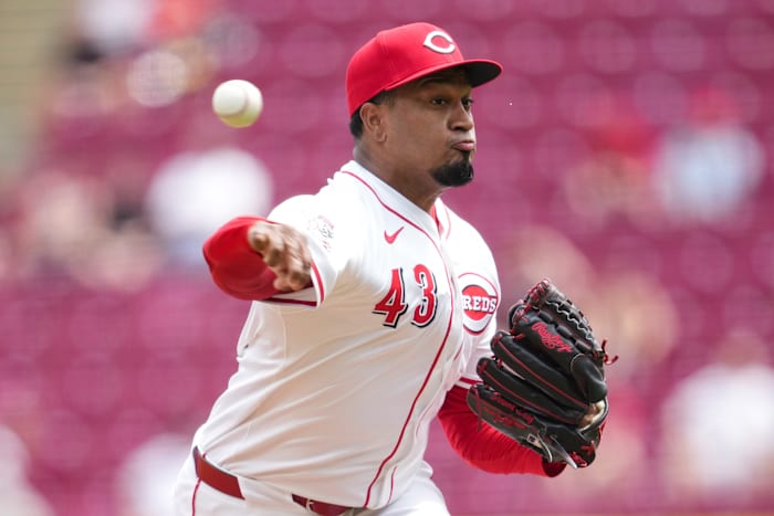 Los Angeles Dodgers verwerven voormalig all-star reliever Alexis Díaz in handel met Cincinnati Reds