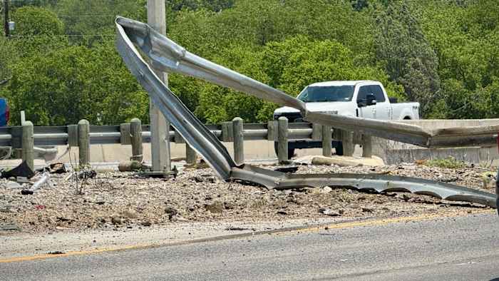 ME's kantoor identificeert de mens die is gedood bij een single-voertuigongeluk langs de Interstate 10