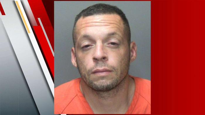 Man gearresteerd na afgevaardigden ontdekken vervalste geld, printer in voertuig, zegt Atascosa County Sheriff's Office