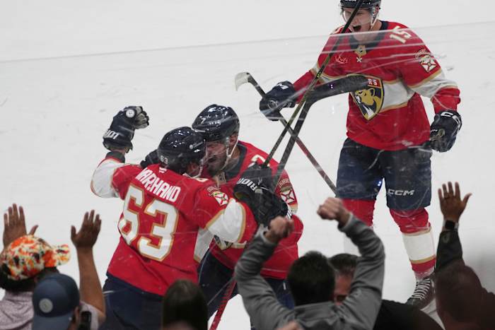 Marchand-scores in OT, Panthers top Maple Leafs met 5-4 om het serie-tekort te verminderen tot 2-1