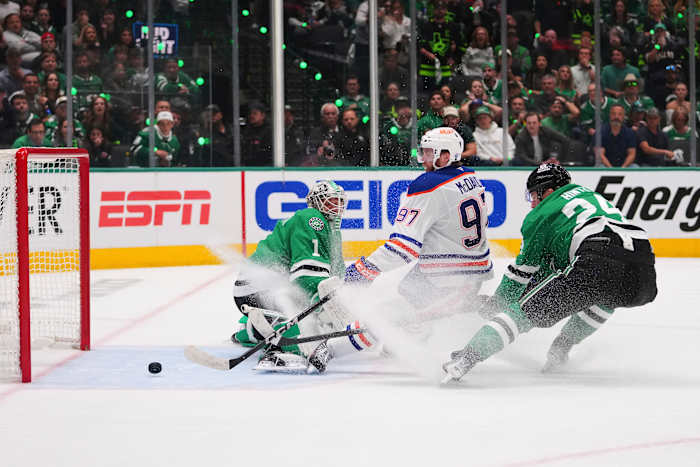 McDavid en Oilers gaan terug naar Stanley Cup-finale na 6-3 overwinning op sterren in Game 5