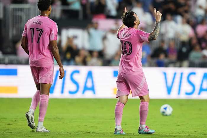 Messi scoort tweemaal, helpt bij de 4-2 overwinning van Miami op Montreal