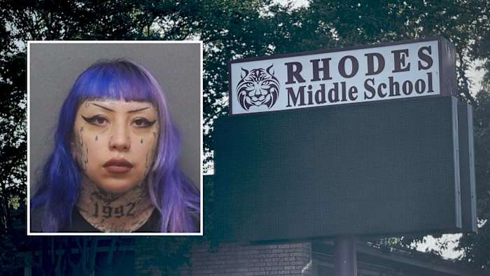 Moeder beschuldigd van het kopen van munitie, tactische uitrusting voor de geplande massale geweld van Son op Saisd School in de rechtbank vrijdag