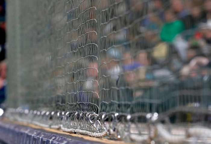 Na de angstaanjagende val van een fan in Pittsburgh, een blik op veiligheidsmaatregelen over MLB