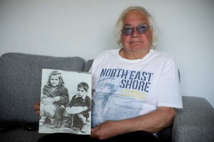 Nederlandse WWII 'Hunger Winter' overlevende moest wachten in de rij op maaltijd gemaakt van bloemenbollen