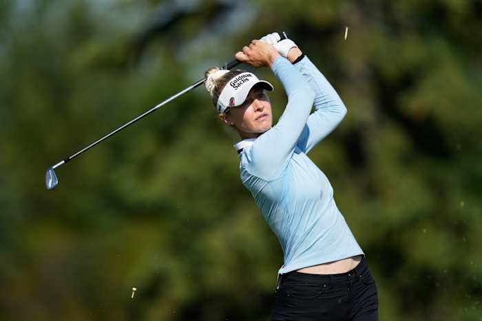Nelly Korda maakt late run van birdies bij Liberty National en deelt de leiding