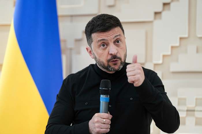 Poetin Spurns Zelenskyy-bijeenkomst, maar Oekraïne-Russische gesprekken op lager niveau zijn nog steeds aan