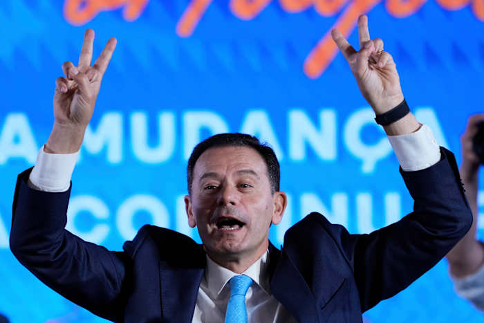 Portugal ging naar een andere minderheidsregering na stemming gewonnen door de zittende centrumrechtpartij