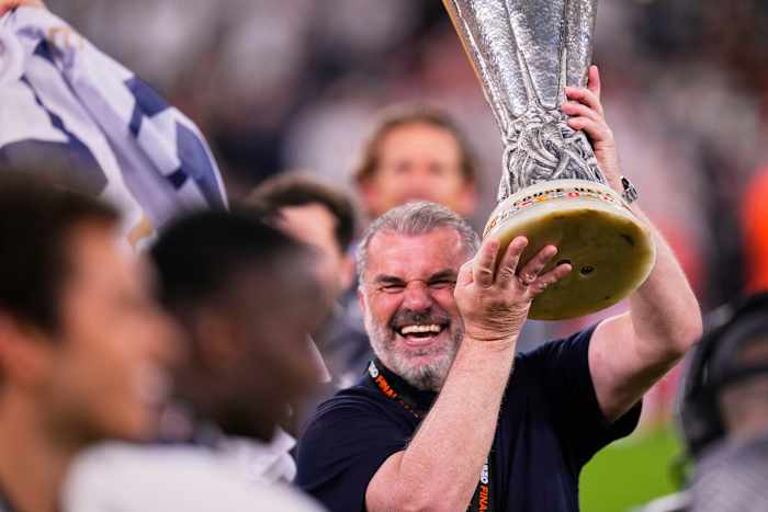 Postecoglou levert op het tweede seizoen belofte terwijl Tottenham de Europa League-trofee opheft