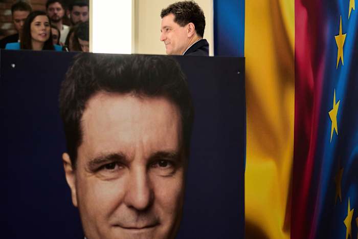 Roemenië Braces voor Crossroads Presidential Runoff werd gezien als een keuze tussen Oost of West