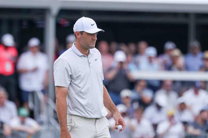 Scottie Scheffler leidt op 18 tot en met 36 holes na vertraging op lange weers bij de Byron Nelson