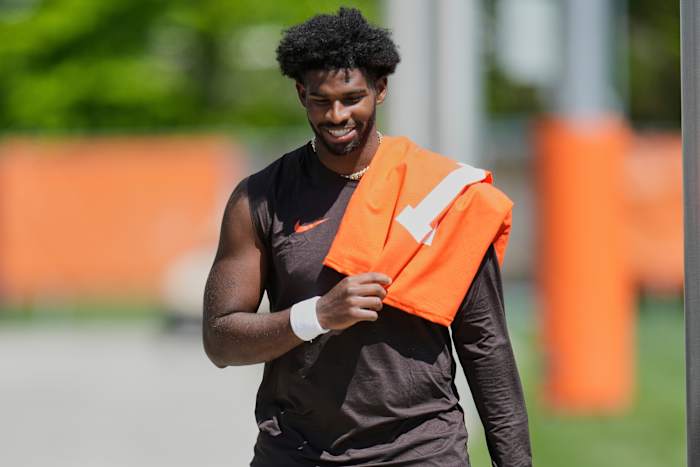 Shedeur Sanders neemt het veld voor het eerst aan terwijl de Browns hun rookie minicamp beginnen